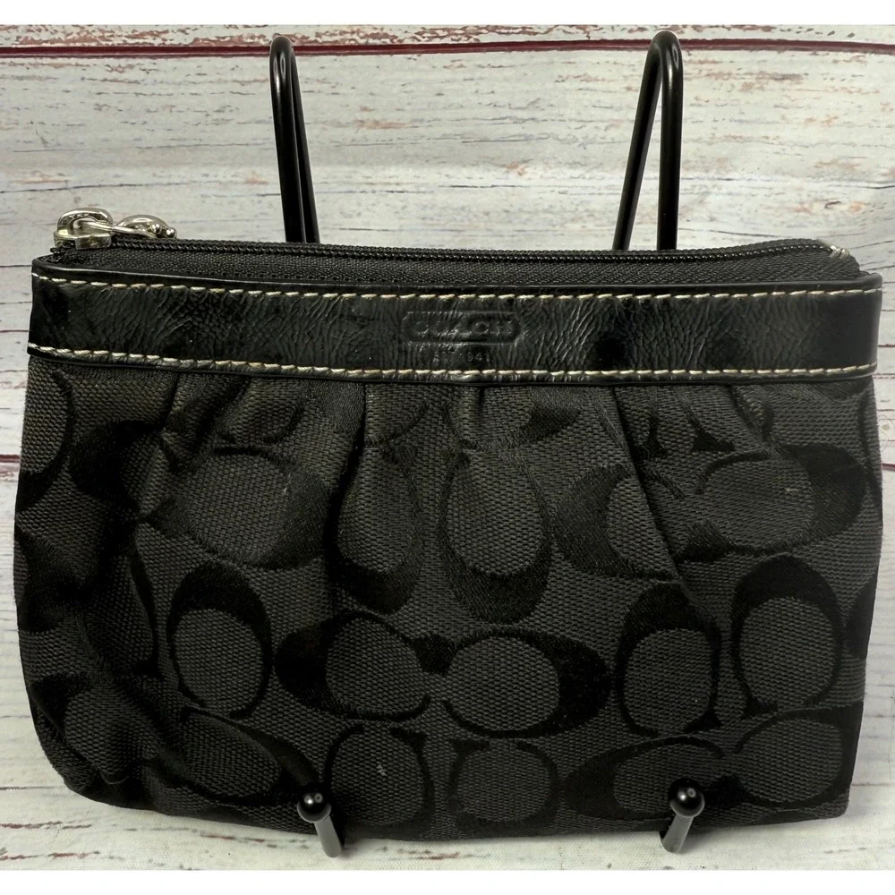 Coach Black Signature Jacquard Pleated Wristlet Leather Trim Red Interior